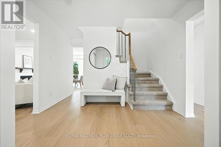 28647832/126-hawk-crescent/hunt-clubwestern-community/ottawa/ontario/K1V9G7_12