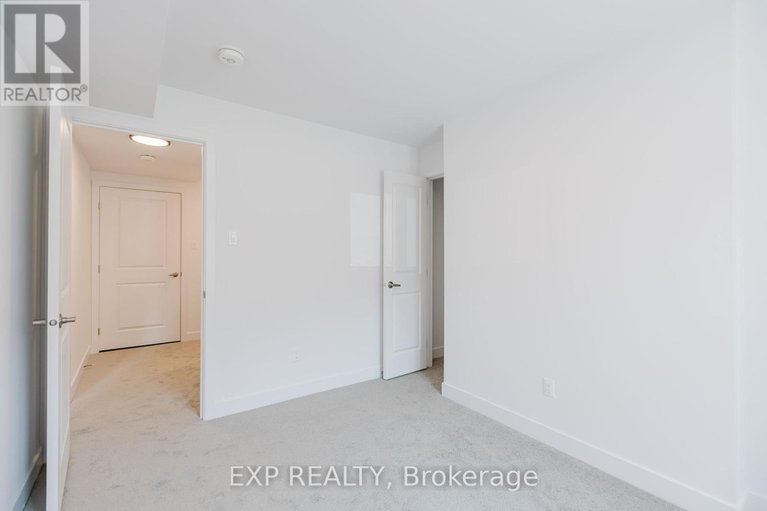 28635776/603-silhouette-private/cedargrovefraserdale/ottawa/ontario/K2J4S3_16