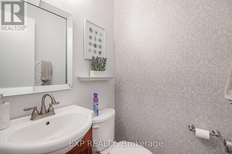 28612446/302-cote-royale-crescent/bilberry-creekqueenswood-heights/ottawa/ontario/K1E3L7_15