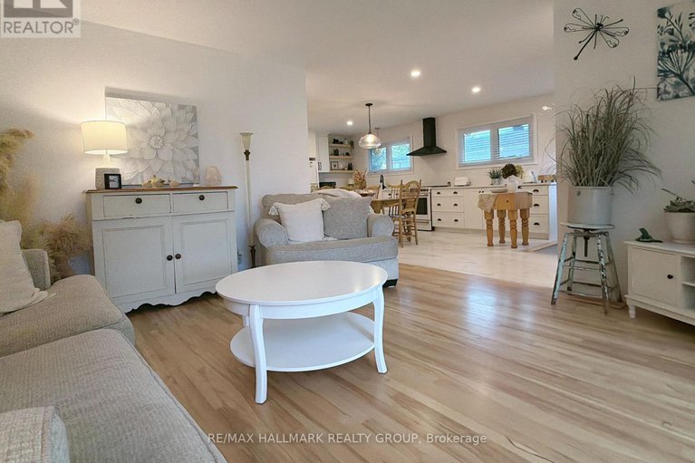 29062143/2424-joliffe-street/hawthorne-meadows/ottawa/ontario/K1G1G9_4