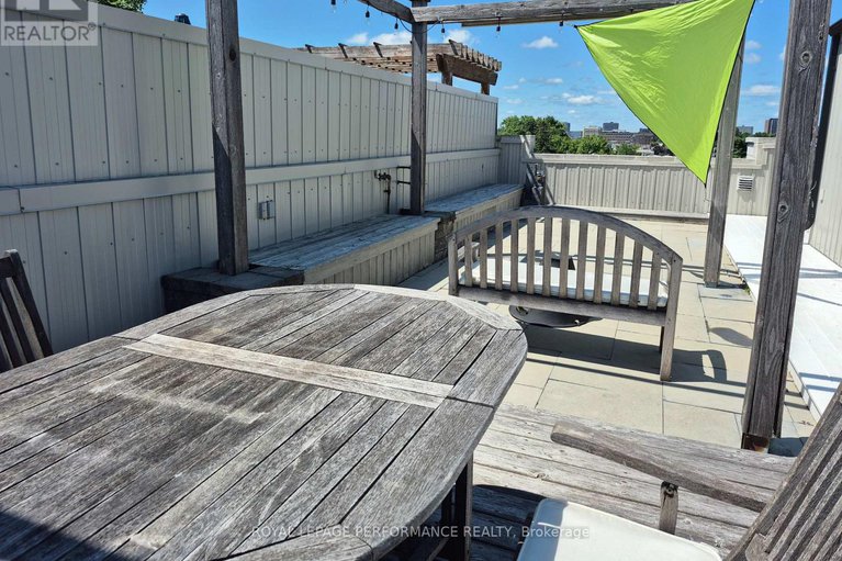 28573651/805-kingsmere-avenue/mckellar-heightsglabar-park/ottawa/ontario/K2A3J8_35