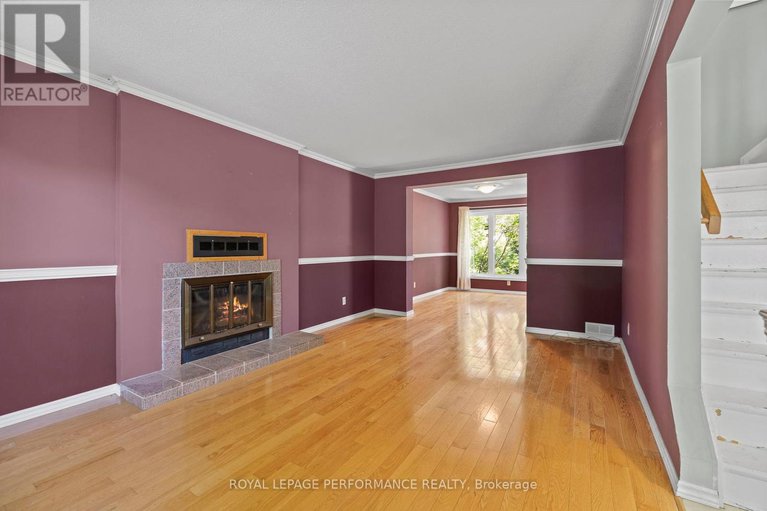 28857396/198-park-grove-drive/queenswood-heights-south/ottawa/ontario/K1E2T1_4
