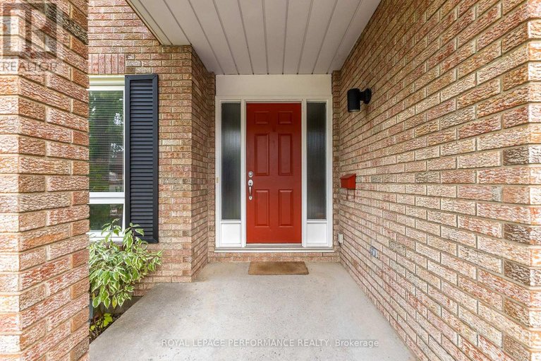 29516247/1089-st-emmanuel-terrace/convent-glen-north/ottawa/ontario/K1C2J6_3