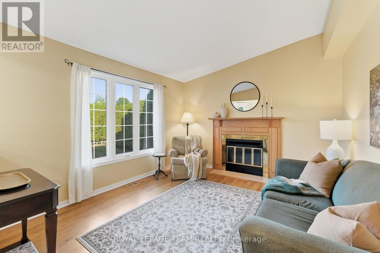 28977787/54-pickwick-drive/cedargrovefraserdale/ottawa/ontario/K2J3E8_14