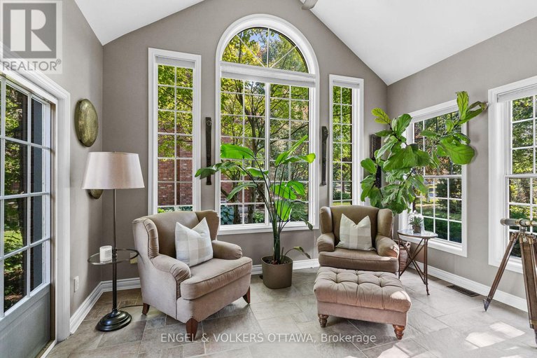 28790851/5557-pettapiece-crescent/manotick-village-manotick-estates/ottawa/ontario/K4M1C5_11