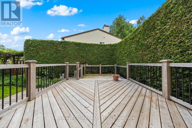 28436166/1553-marcoux-drive/bilberry-creekqueenswood-heights/ottawa/ontario/K1E2K5_36