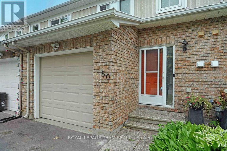28530202/50-hummingbird-crescent-n/cedargrovefraserdale/ottawa/ontario/K2J3A4_2