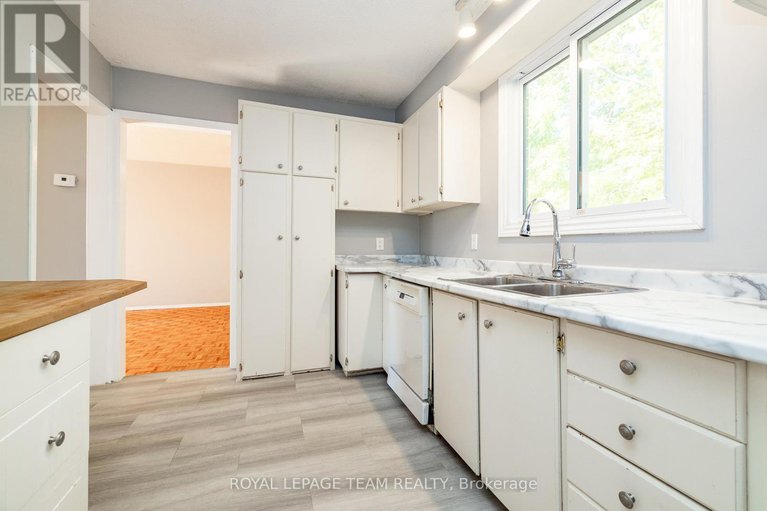 28874937/10-105-parkinson-st-street/kemptville/north-grenville/ontario/K0G1J0_18