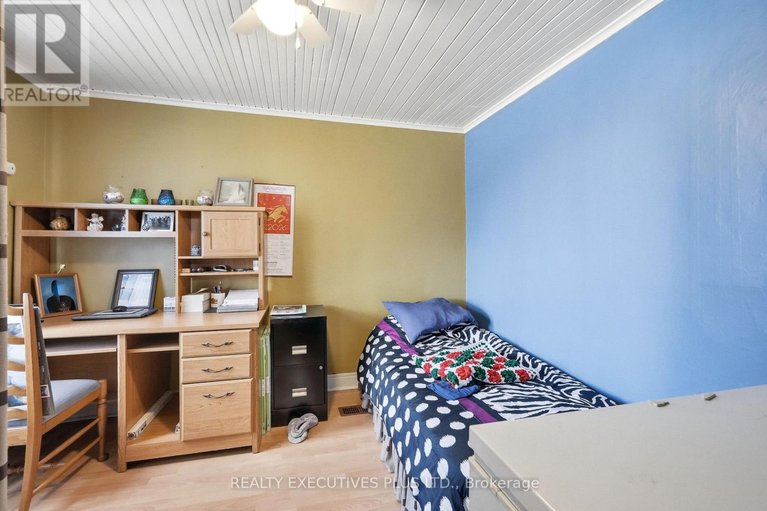 29596736/3721-champlain-street/clarencerockland-twp/clarence-rockland/ontario/K0A1E0_14