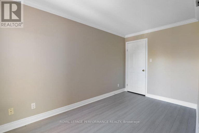 28821166/304-100-bruyere-street/lower-townbyward-market/ottawa/ontario/K1N5C6_25