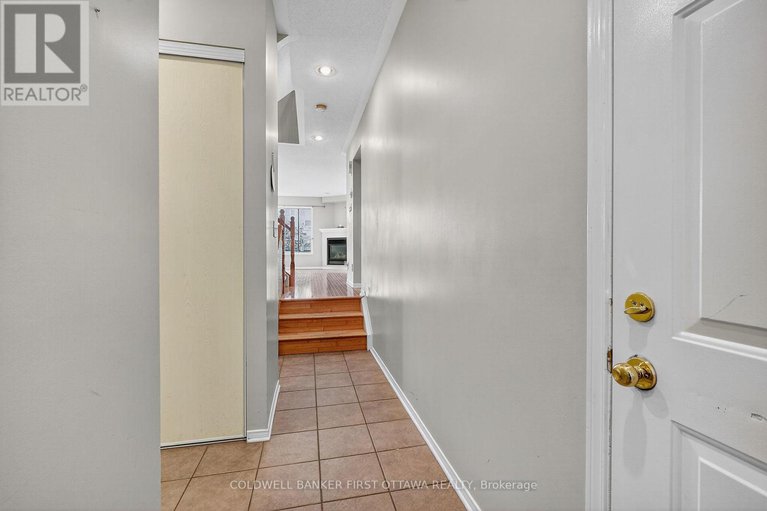 29109622/1249-klondike-road/morgans-grantsouth-march/ottawa/ontario/K2W1E1_7