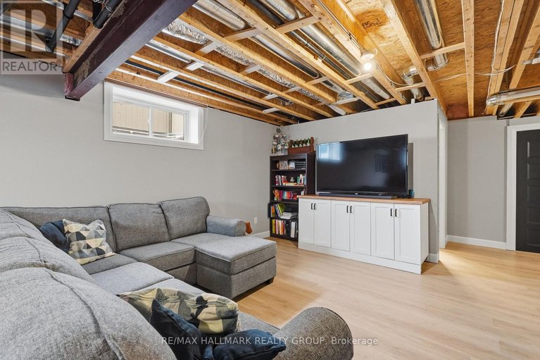 29668379/1212-avignon-street/embrun/russell/ontario/K0A1W0_36