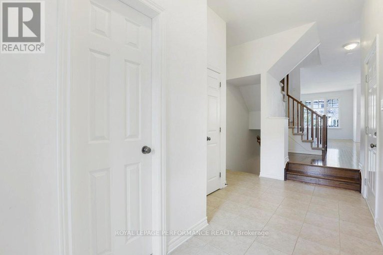 29648460/203-bradwell-way/blossom-parkkemp-parkfindlay-creek/ottawa/ontario/K1T4J4_4