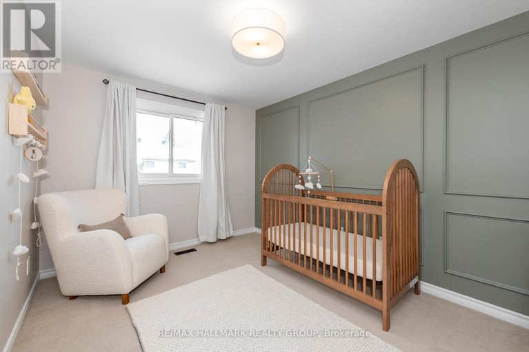 29349068/70-melanie-crescent/glencairnhazeldean/ottawa/ontario/K2L2J8_30