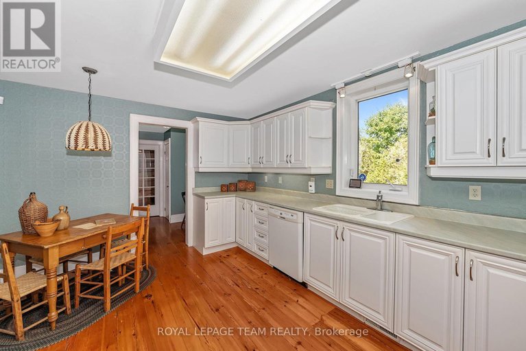 28964776/2307-scrivens-drive/osgoode-twp-north-of-reg-rd-6/ottawa/ontario/K0A2P0_13