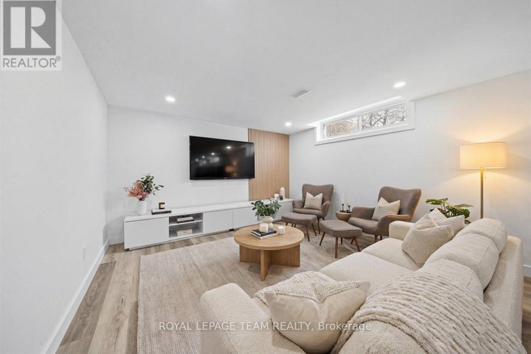 29297114/20-whitburn-crescent/crystal-beach/ottawa/ontario/K2H5K6_30