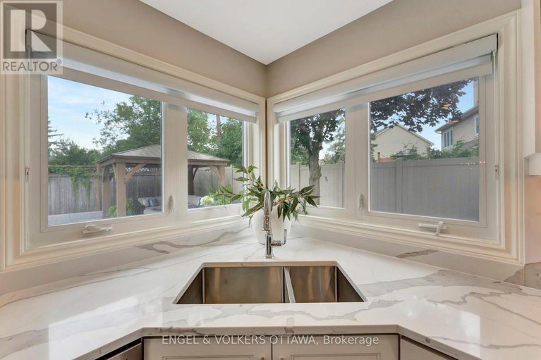 28838272/14-belton-avenue/stittsville-central/ottawa/ontario/K2S1G7_20
