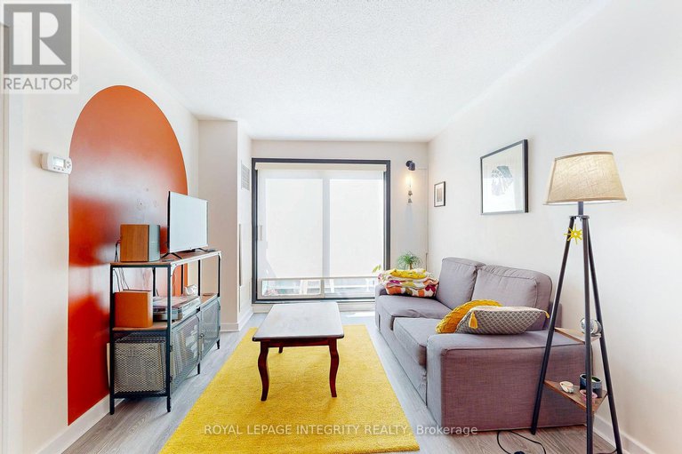 28669857/203-138-somerset-street-w/ottawa-centregolden-triangle/ottawa/ontario/K2P0A3_13