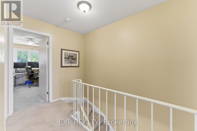 28982372/73-1900-marquis-avenue/beaconwood/ottawa/ontario/K1J8J2_20