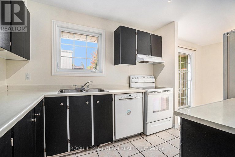 29255821/218-440-kintyre-private/carleton-square/ottawa/ontario/K2C3M9_9