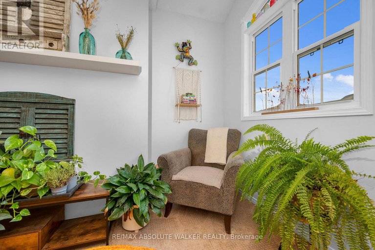 29399137/2083-breezewood-street/springridgeeast-village/ottawa/ontario/K4A4R7_22