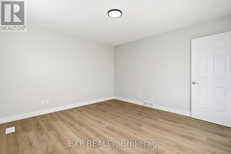 29215981/2158-fillmore-crescent/beacon-hill-north/ottawa/ontario/K1J6A4_23