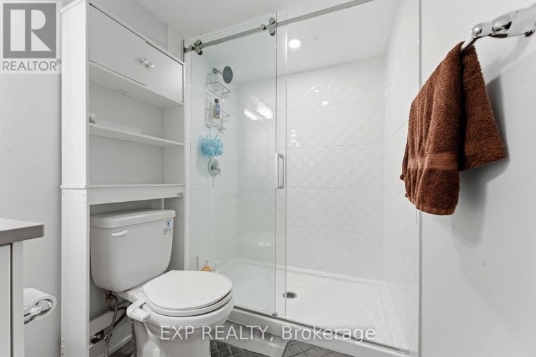 29443713/116-parnian-private/half-moon-bay/ottawa/ontario/K2J4H7_77