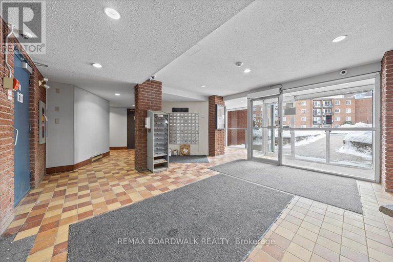 29233591/108a-2044-arrowsmith-drive/beacon-hill-south/ottawa/ontario/K1J7V8_4