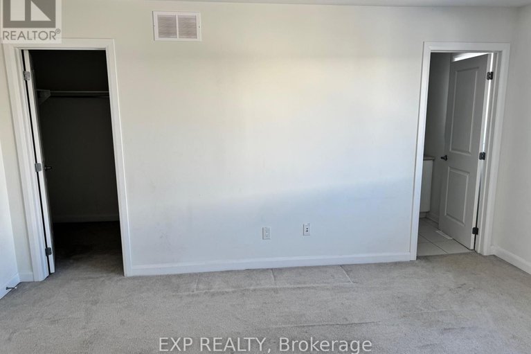 29303296/2063-caltra-crescent/half-moon-bay/ottawa/ontario/K2J6V4_15