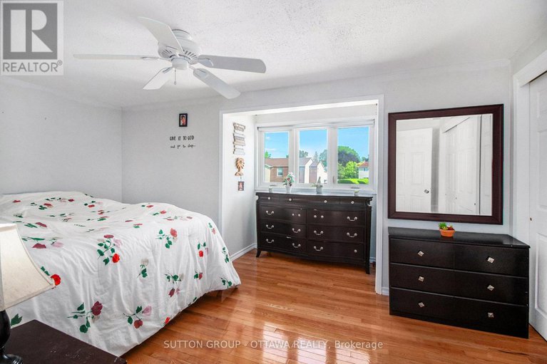 28564985/848-borland-drive/chatelaine-village/ottawa/ontario/K1E1X5_10