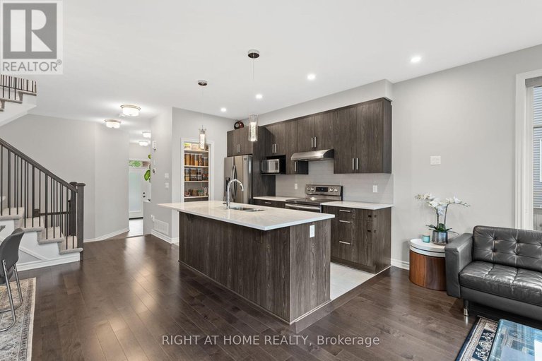 28530019/5-merrill-street/stittsville-north/ottawa/ontario/K2S2M8_5