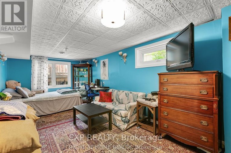 29506603/3142-dumaurier-avenue-e/fairfield-heights/ottawa/ontario/K2B8R1_12