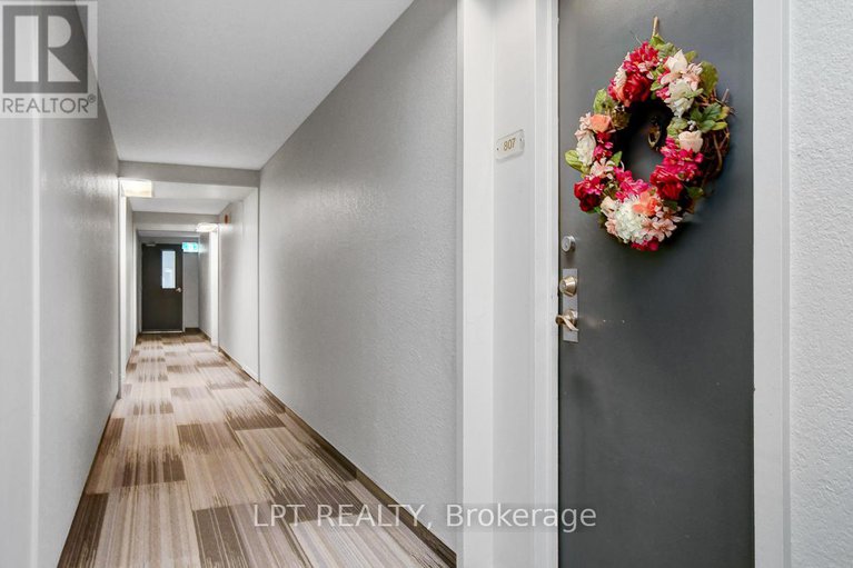 28834733/807-1100-ambleside-drive/woodroffe/ottawa/ontario/K2B8G6_9