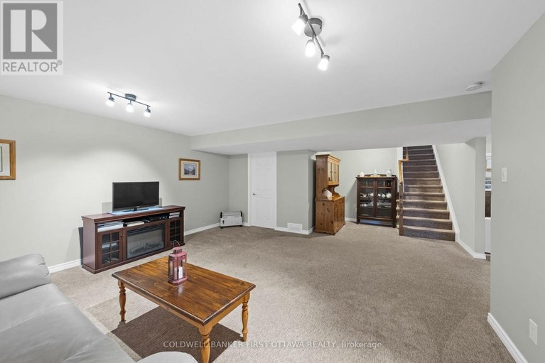 29591109/239-royal-landing-gate/north-grenville-twp-kemptville-south/north-grenville/ontario/K0G1J0_25