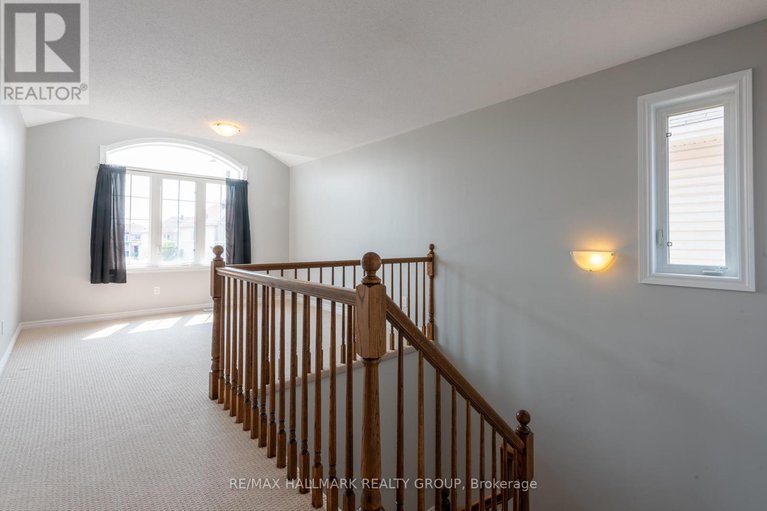 28706824/217-fountainhead-drive/mer-bleuebradley-estatesanderson-park/ottawa/ontario/K1W0C2_19