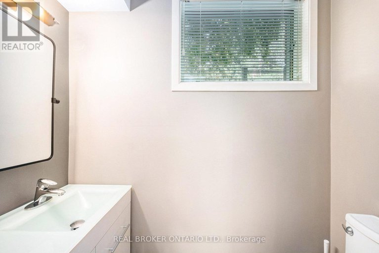 28867748/805-nicholson-avenue/mooneys-bayriverside-park/ottawa/ontario/K1V6N4_23
