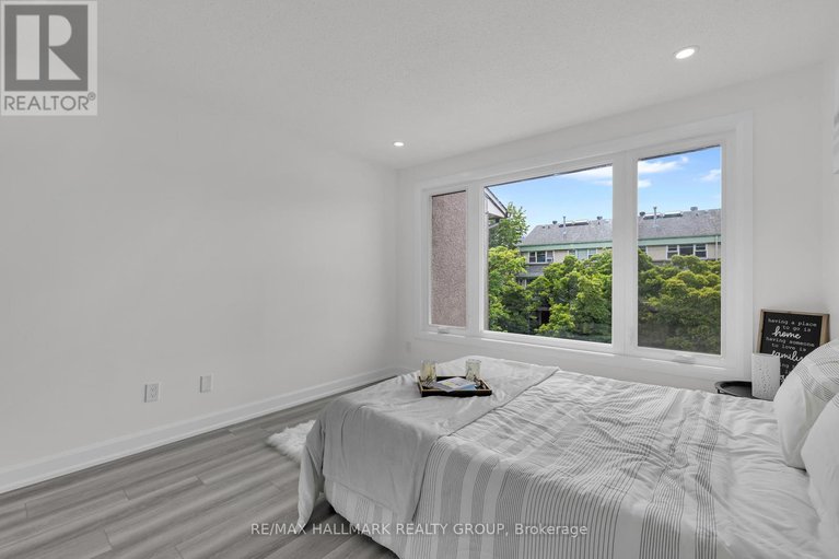 28594235/213-booth-street/west-centre-town/ottawa/ontario/K1R7V4_32