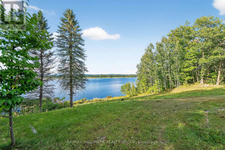 28812451/3855-old-highway-17/clarencerockland-twp/clarence-rockland/ontario/K4K1W2_35