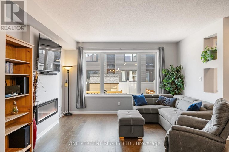 29592199/910-paseana-place/emerald-meadowstrailwest/ottawa/ontario/K2V0P4_13