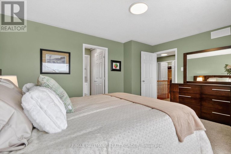 29279134/355-west-ridge-drive/stittsville-south/ottawa/ontario/K2S2G8_15