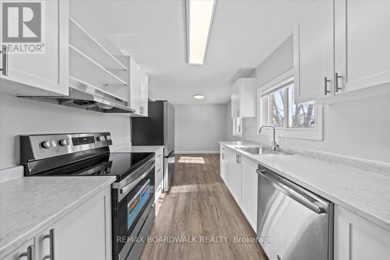 29445162/1513-thurlow-street/fallingbrookridgemount/ottawa/ontario/K4A2K9_37