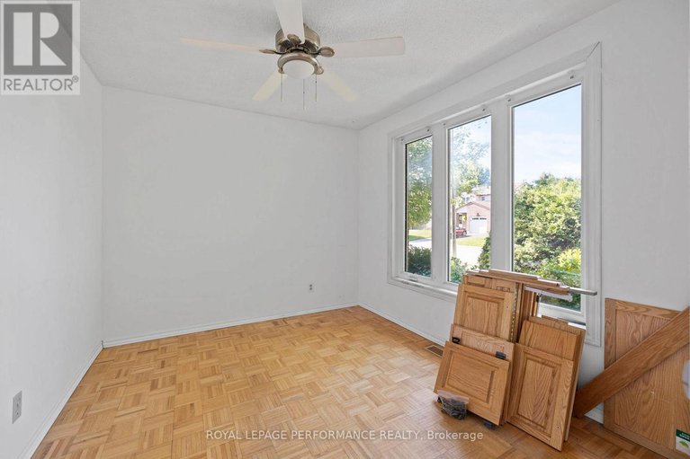 28857396/198-park-grove-drive/queenswood-heights-south/ottawa/ontario/K1E2T1_22