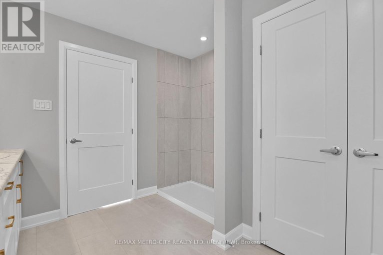 28406603/16-red-door-lane/horton-twp/horton/ontario/K7V3Z8_25