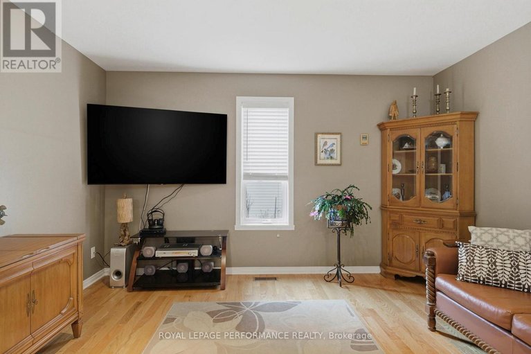 29593510/18353-lana-drive/south-glengarry-charlottenburgh-twp/south-glengarry/ontario/K6H7L9_17