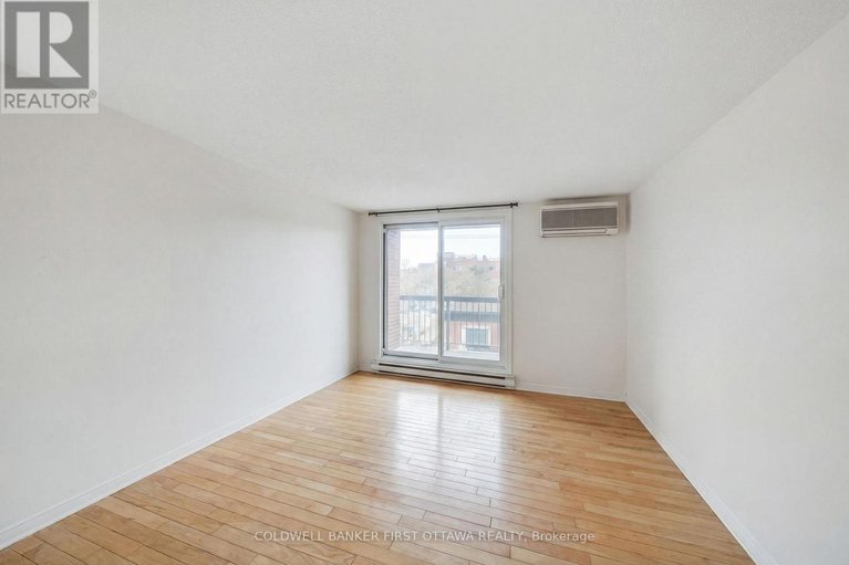29622144/402-222-guigues-avenue/lower-townbyward-market/ottawa/ontario/K1N5J2_8