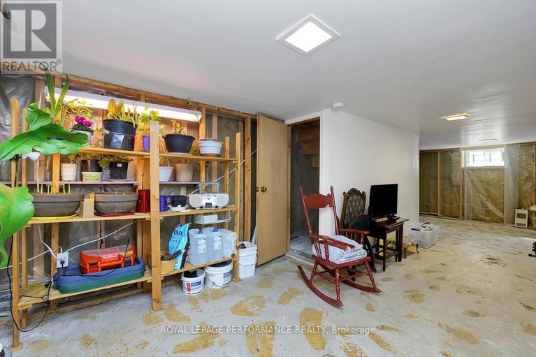 29581422/1141-north-river-road/overbrook/ottawa/ontario/K1K3W4_34