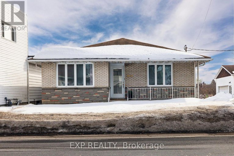 29436487/1052-notre-dame-street/embrun/russell/ontario/K0A1W1_1