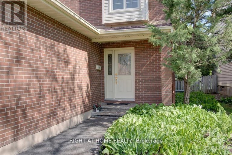 27968976/6078-rivercrest-drive/chapel-hill/ottawa/ontario/K1C5R2_4