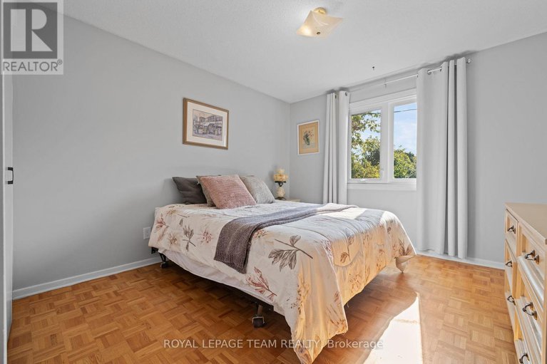 28900932/2486-regina-street/lincoln-heights/ottawa/ontario/K2B6X5_31