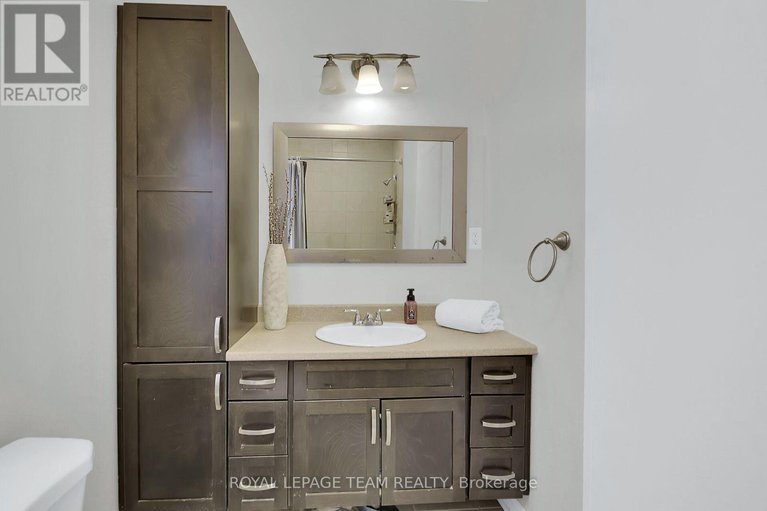 28807289/57-argyle-avenue/ottawa-centregolden-triangle/ottawa/ontario/K2P1B3_20